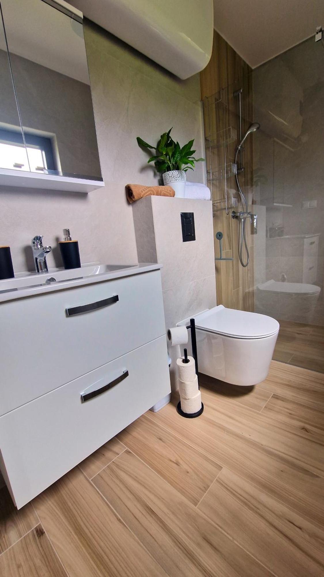 Camping Klif-Nowe Klimatyzowane Domki, 400M Od Centrum Rewala, 30M Od Morza 트르제삭츠 외부 사진