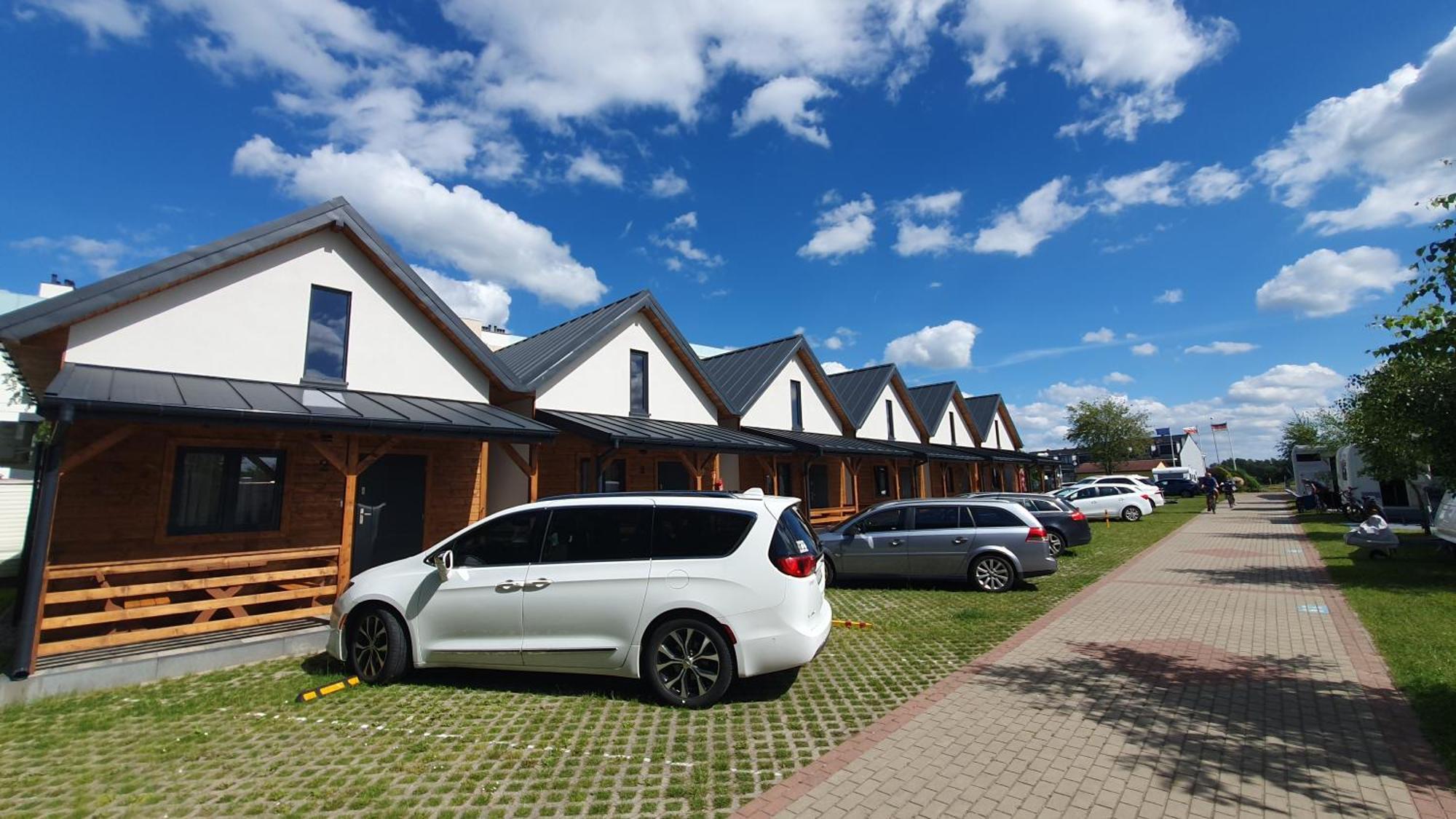Camping Klif-Nowe Klimatyzowane Domki, 400M Od Centrum Rewala, 30M Od Morza 트르제삭츠 외부 사진