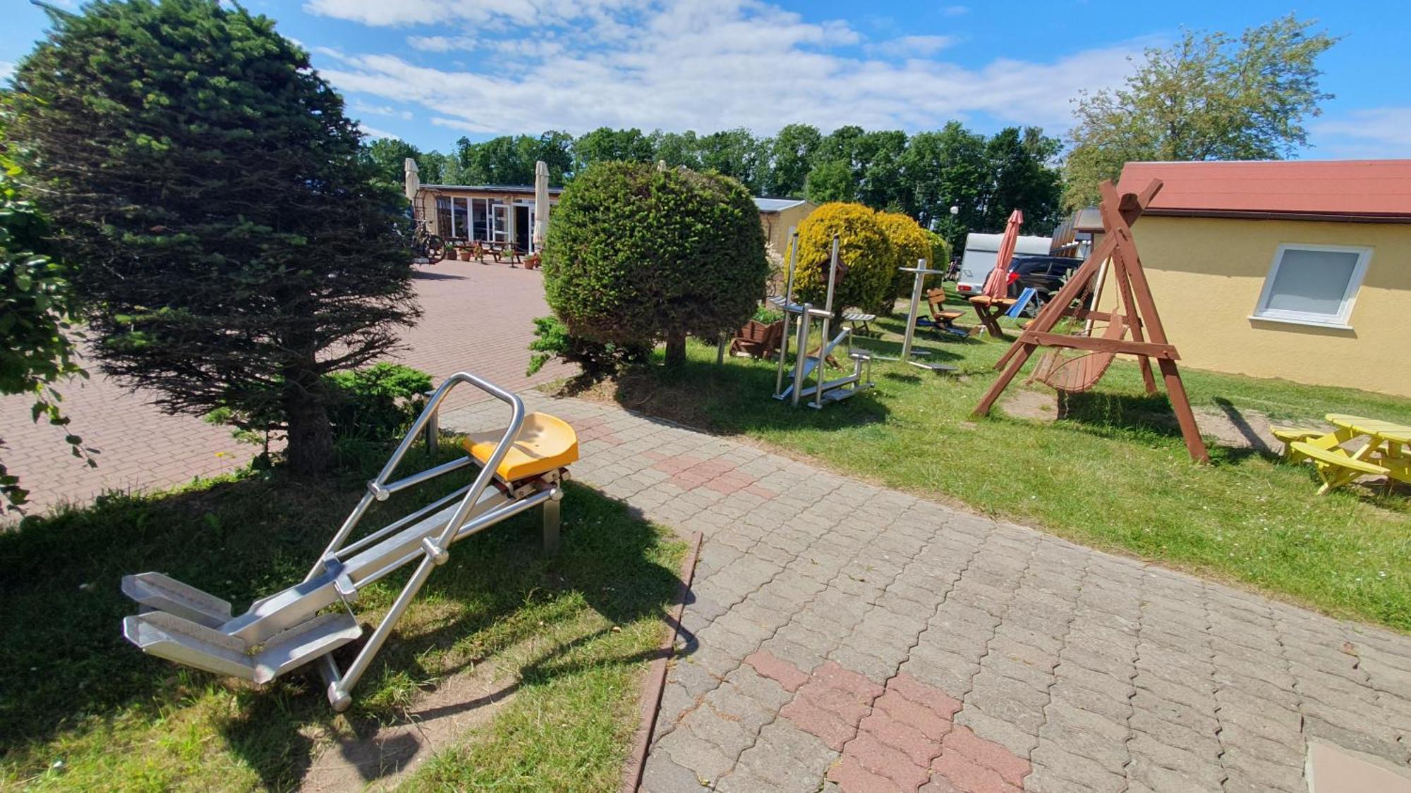 Camping Klif-Nowe Klimatyzowane Domki, 400M Od Centrum Rewala, 30M Od Morza 트르제삭츠 외부 사진